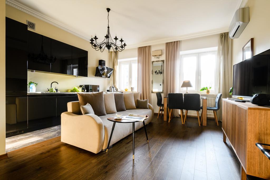 Shakespeare By Art Demo Apartment Варшава Екстериор снимка